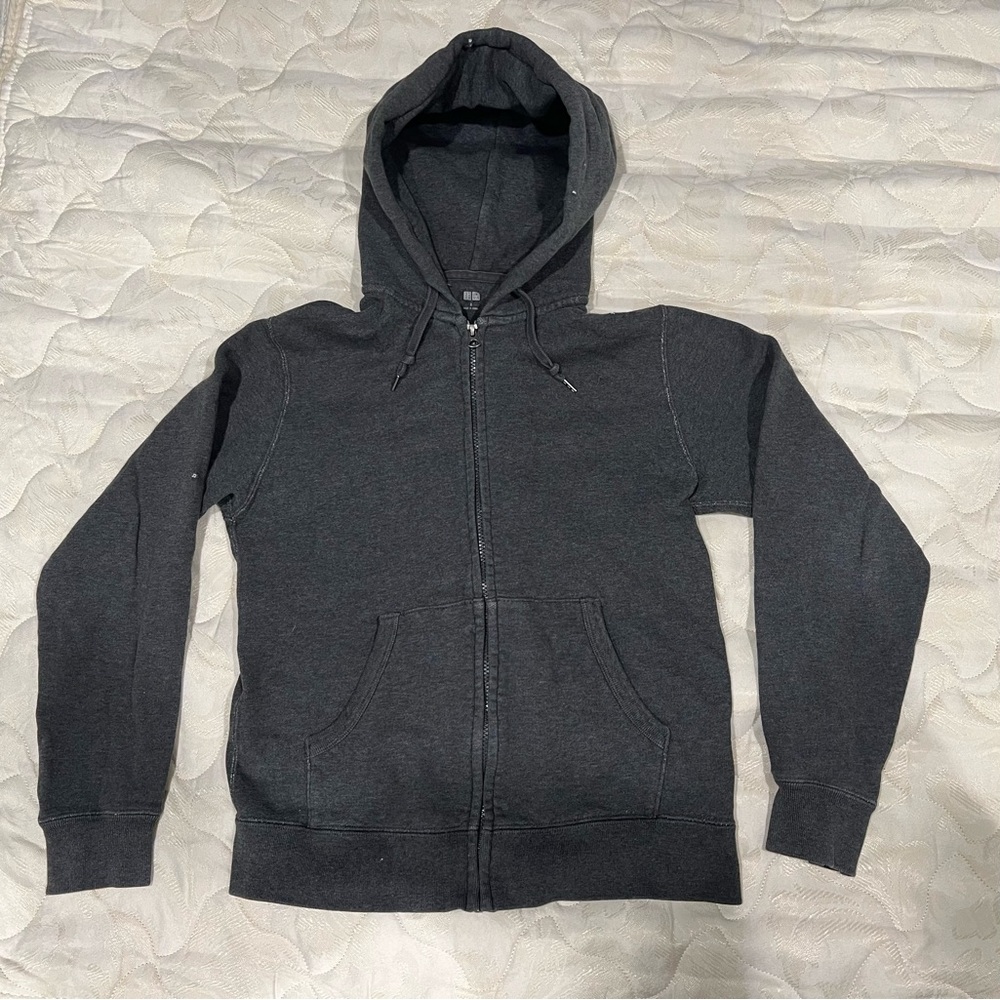 Uniqlo Men's Grey Zip-Up Hoodie